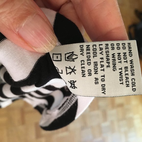 Nice summer Black & White striped sleeveless dress - Picture 4 of 6